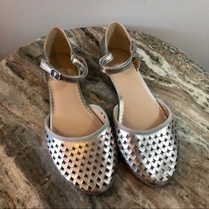 Nine West Size 6 Silver Heart Flats Ankle Strap Shoes
